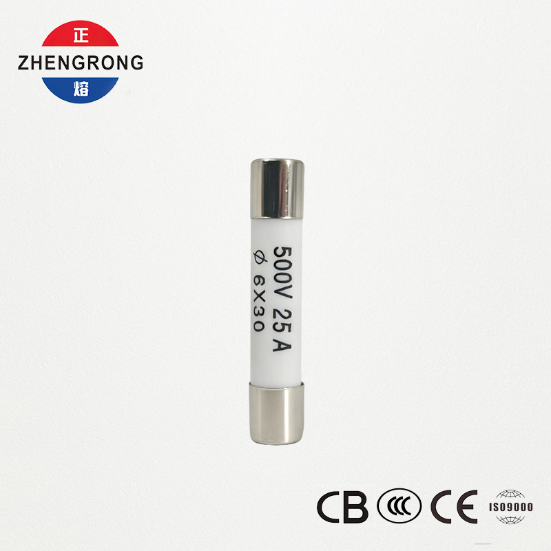 Sekering 6*30mm R058 25A Berkualitas Tinggi untuk Distributor Internasional